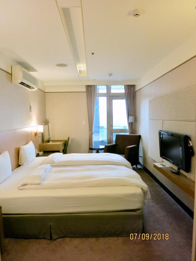 Rhine Inn Keelung Buitenkant foto