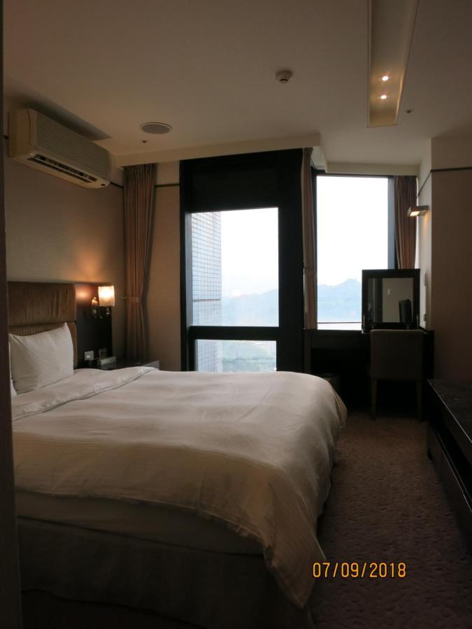 Rhine Inn Keelung Buitenkant foto